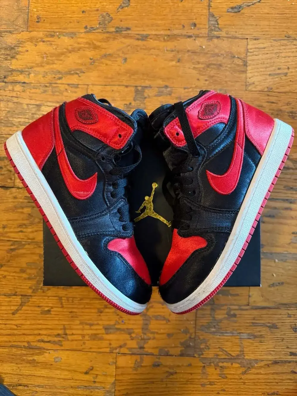 Jordan 1 Retro High OG (PS) Black/University Red-White Size 2Y Satin